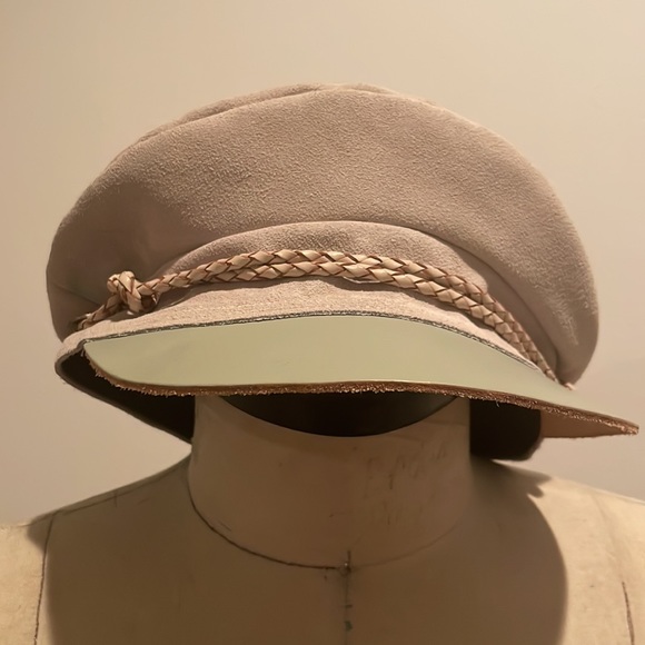 Brixton Suede Paper Boy Hat as seen on Kendall Jenner - Picture 4 of 5